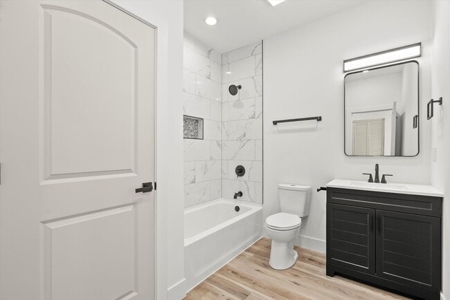 Photo - 6538 S Rhodes Ave