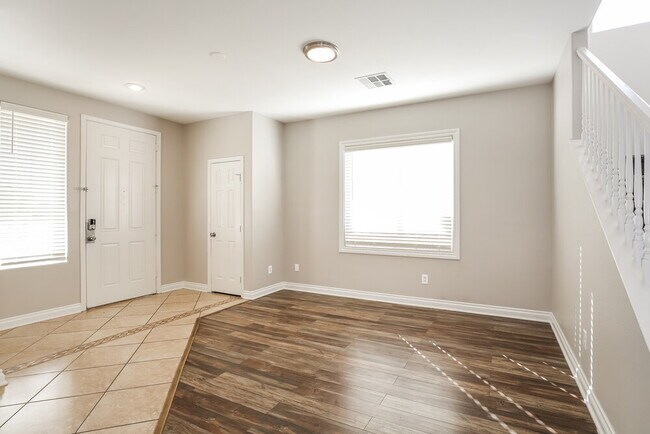 Photo - 4150 W El Campo Grande Ave