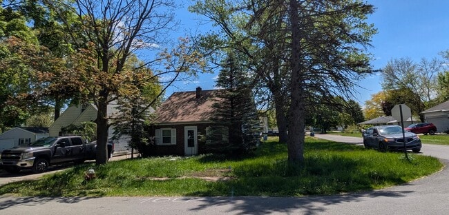 Building Photo - 3145 Brock Dr
