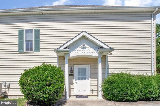 22545 Chickadee Circle Unit 4