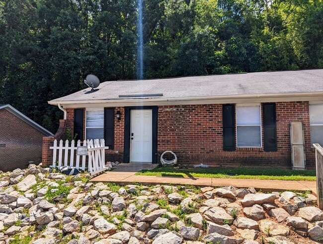 Building Photo - 1917 Tischer Rd Unit A