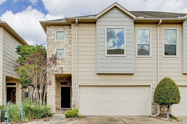 Building Photo - 3824 Center Plaza Dr Rental