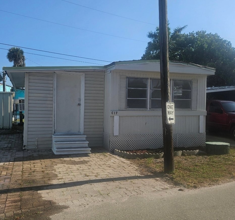 Photo - 1895 N Tamiami Trl