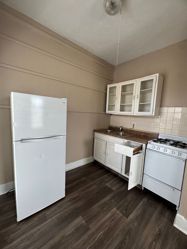 Photo - EVH Rentals (1049 Park Ave) Unit 3