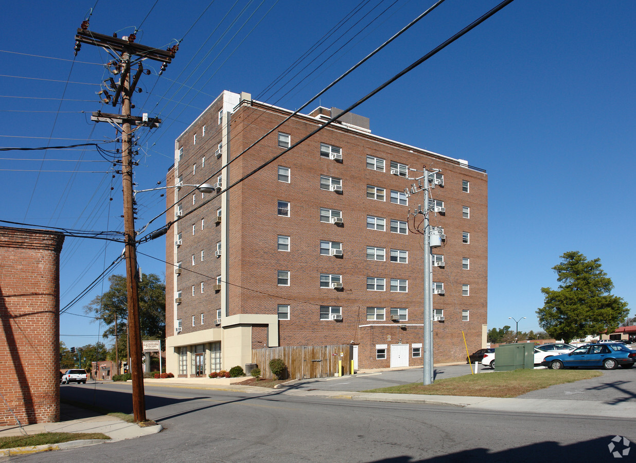 Landmark Towers - Landmark Towers Apartments