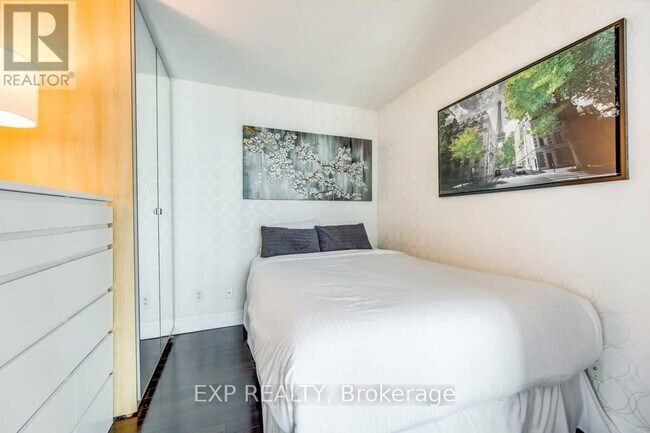 Photo - 208 Queens Quay W Unit 1213