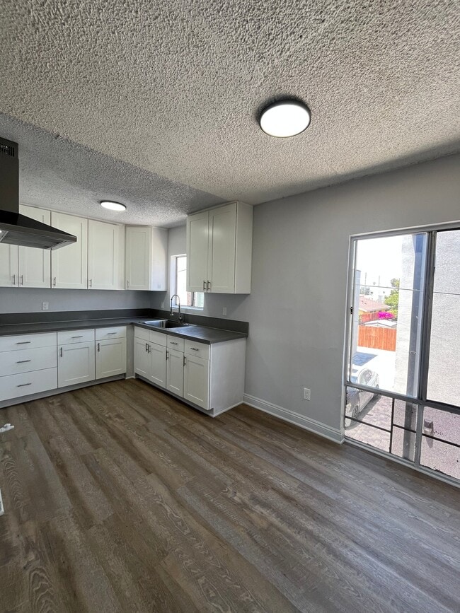 Photo - 641 W 92nd St Unidad 5