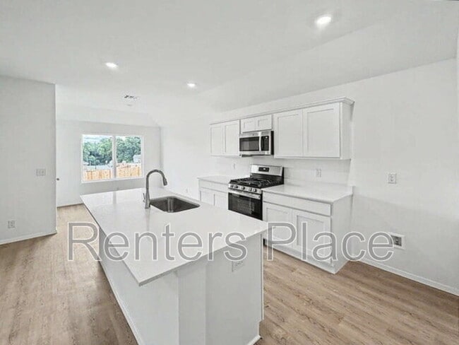 Photo - 7209 S Maple Ave