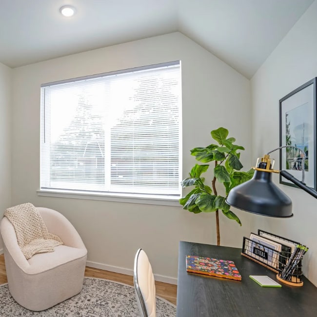 Photo - Hallie Court Apartments