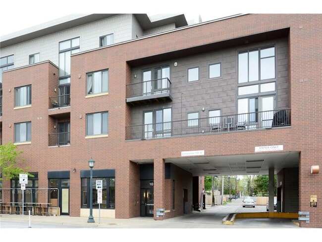 Building Photo - 10 E 26th St Unit 321