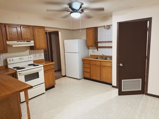 Building Photo - Blair Bar Unit 1