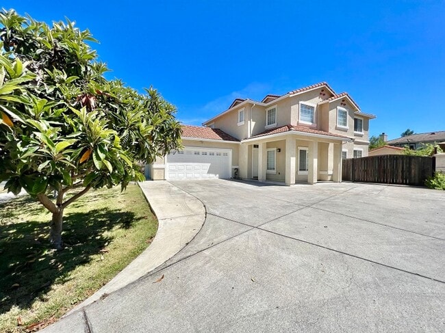 Building Photo - Spacious Four Bedroom Napa Home