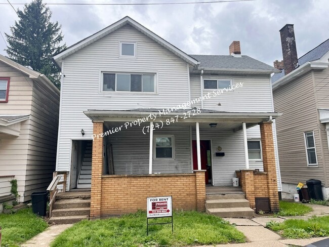 Building Photo - 1060 4th Ave Unit 1