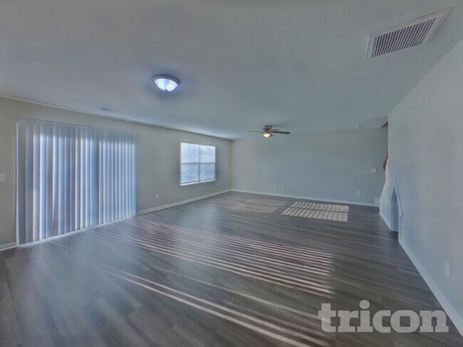 Photo - 33 Chalet Ct