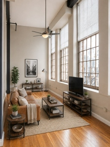 Massive Loft Style Windows - 920 Poeyfarre St Unidad 211