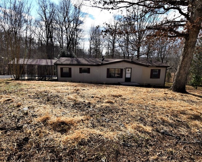 Building Photo - 3 Bedroom Pet Friendly Home For Rent in Th...