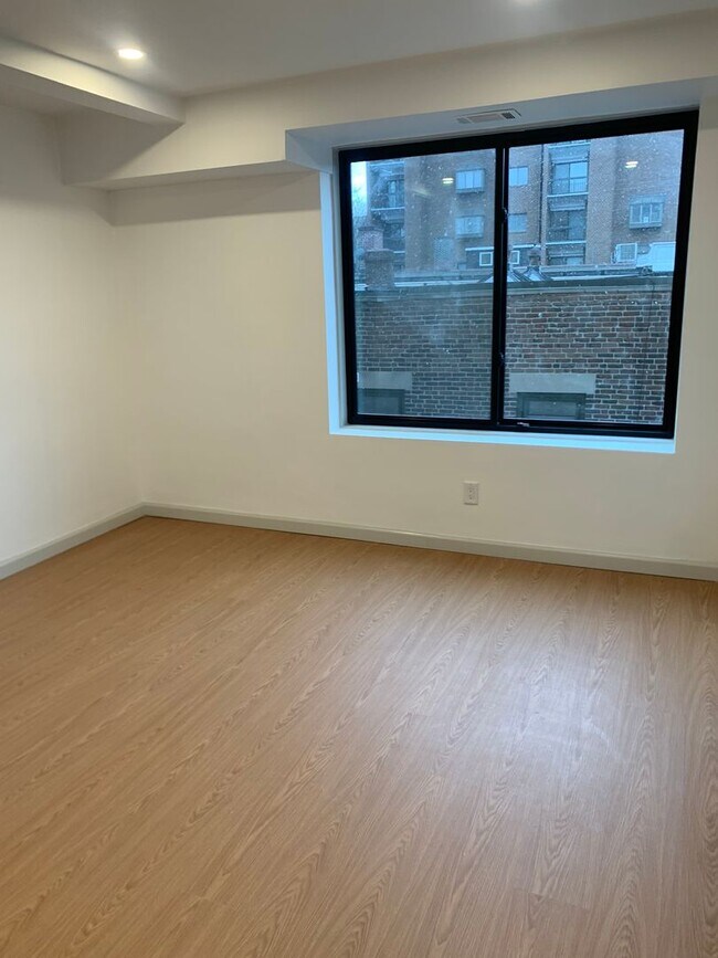 Photo - 1245 Beacon St