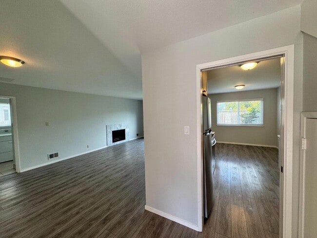 Photo - 625 Comet Dr