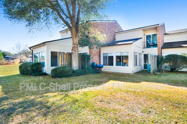 Photo - 4730 Huron Dr