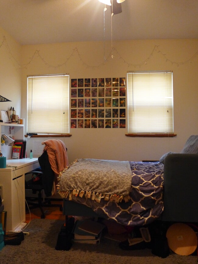 Photo - 832 Parker St