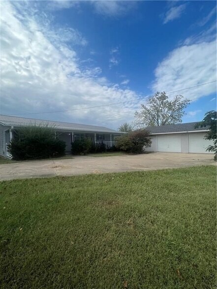 Photo - 199 Madison 8112