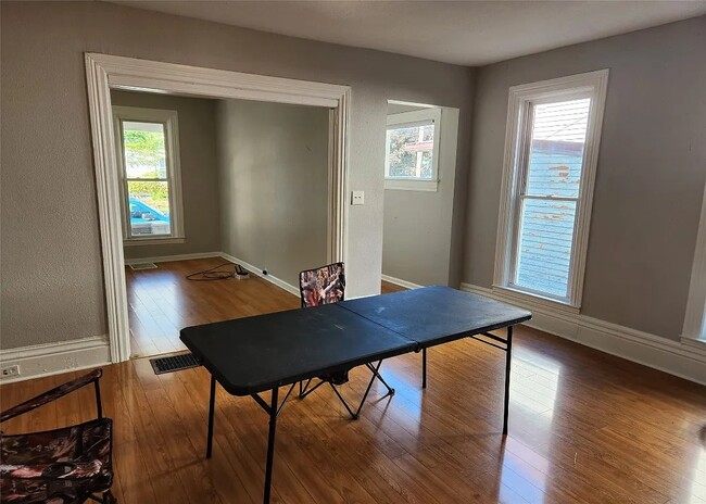 Photo - 905 Walnut St
