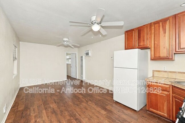 2405 G St