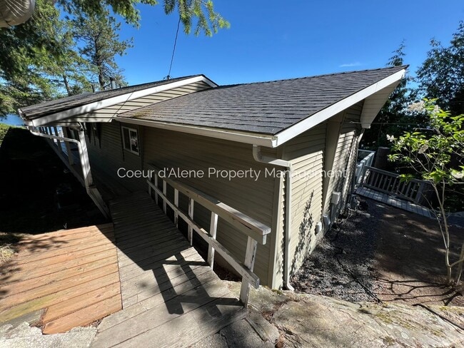 Photo - 2+ bed, 2 bath house on the Spokane River!