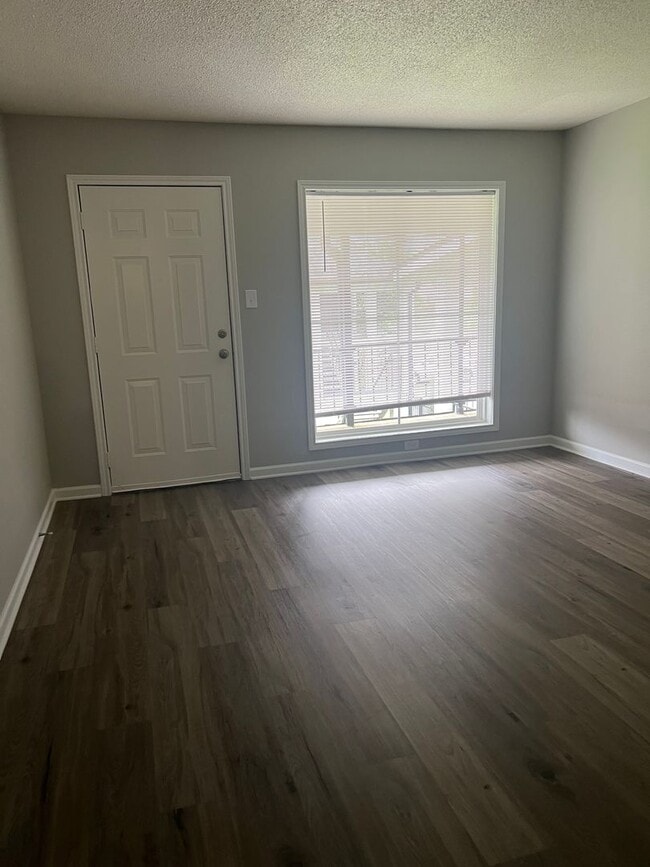 Photo - Remodeled Apartment 2 Bed / 1 Bath