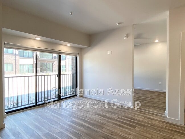 Photo - 1683 Midtown Pl