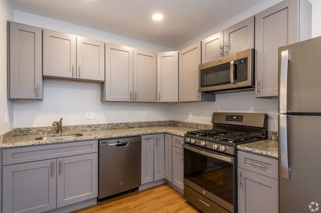Photo - 8 Lawton Pl Unit 11