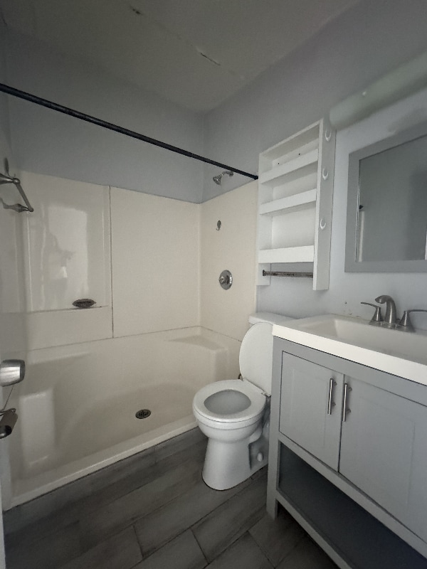 Photo - 258 E 12th St Unidad FRONT RT