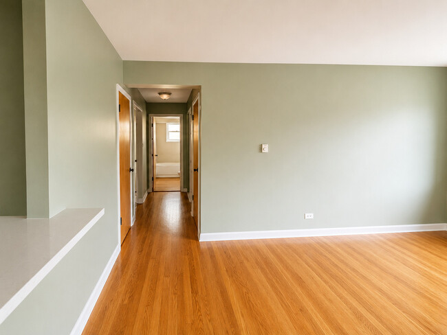 Photo - 837 Lathrop Ave