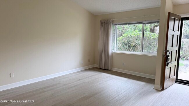 Photo - 1145 N Shannon Ave Unit 9