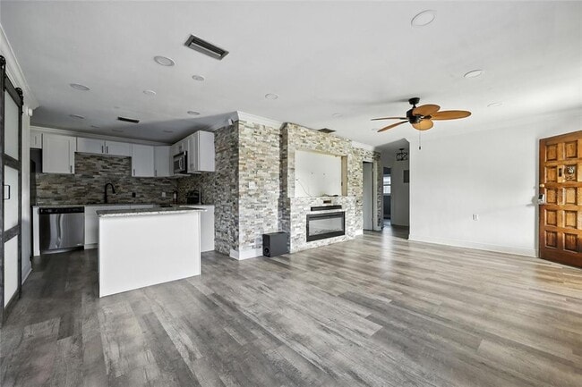 Photo - 405 N Buena Vista Ave