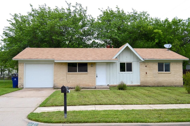 Building Photo - 5729 Emerson Dr