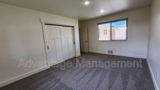 Photo - 167 W Center Unit Earnshaw- B