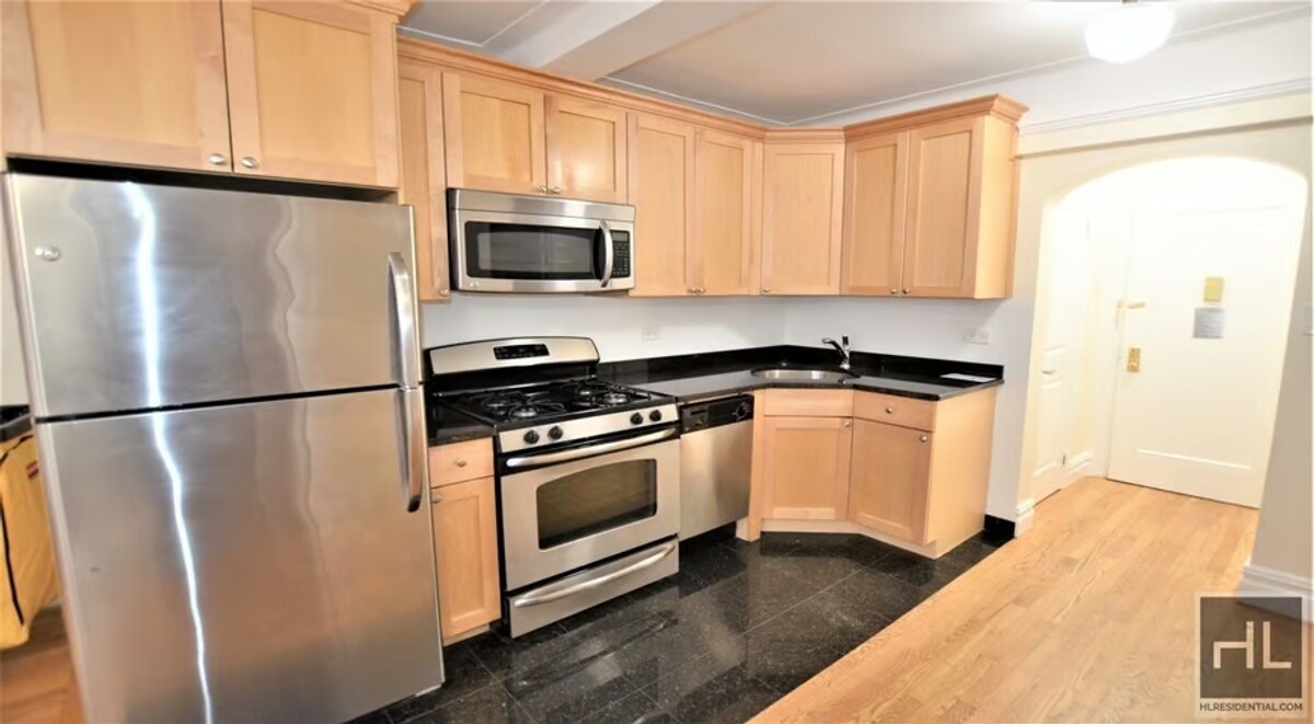 Photo - Christopher Street Unit 10I