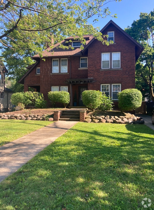 Building Photo - 12912 Cedar Rd Rental