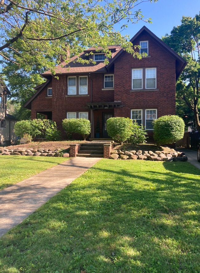 Building Photo - 12912 Cedar Rd Rental