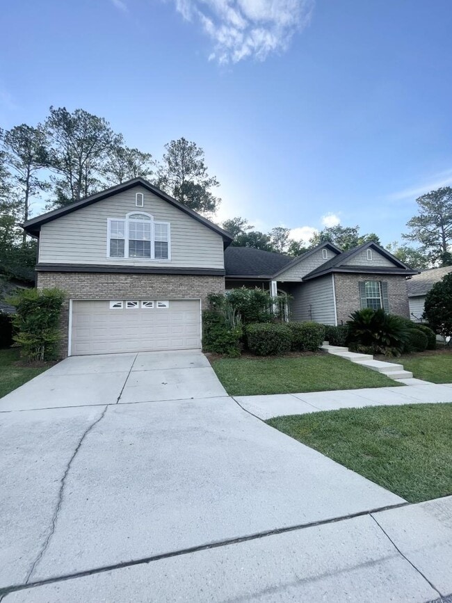 Building Photo - 4 bedroom in Gainesville FL 32606 Rental