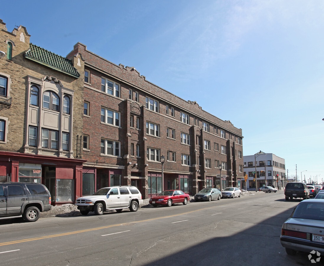 2632 W Wells St - Westpointe