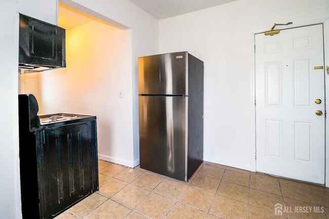 364 Market St Unit 3F