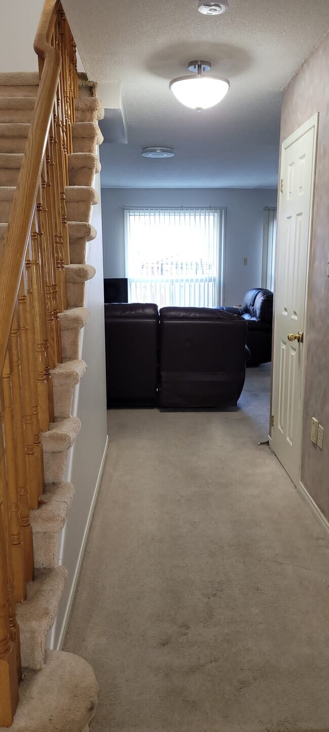 Photo - 1995 Pine Grove Av