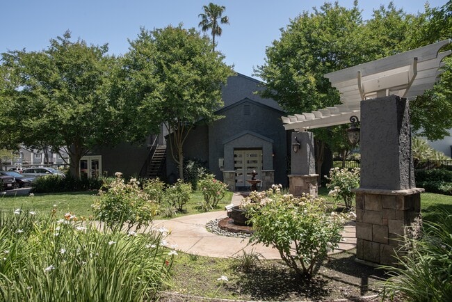 Woodbridge Apartments