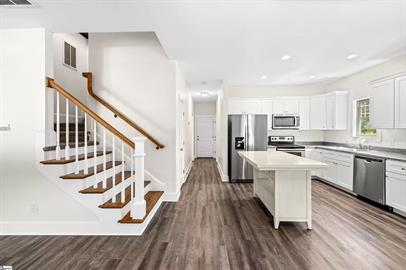 Photo - 3 bed, 2.5 bath on quiet street in Seneca