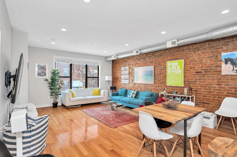 Photo - 2444 Ontario Rd NW