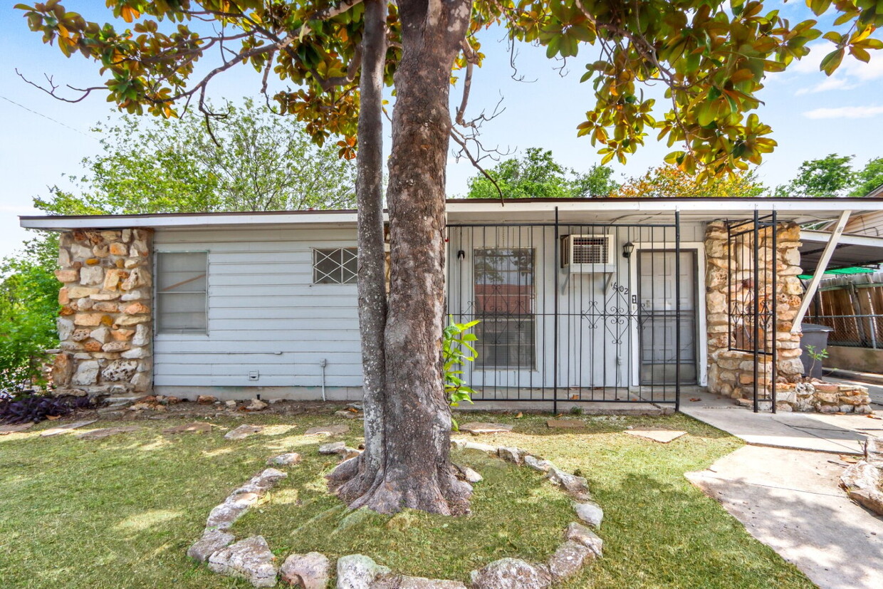Photo - "Charming 3-Bedroom Retreat in San Antonio with Cozy - 4602 Centralia Drive Awaits!"