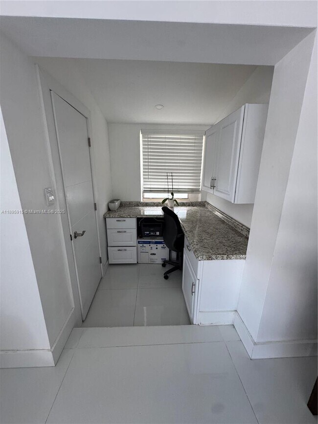 Photo - 7200 SW 4th St Unidad 1