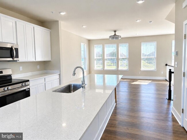 1418 Lake Geneva Dr